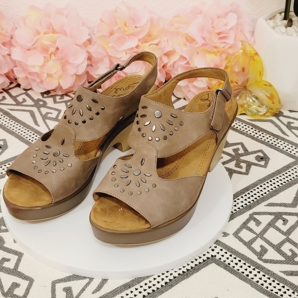 NATURALIZER SOUL Mia Taupe Wedges Size 11M - Picture 2 of 14